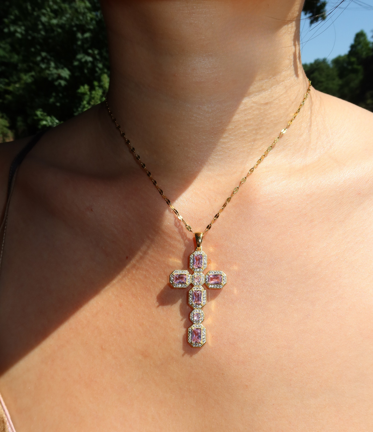 AMARA CROSS NECKLACE IN PINK