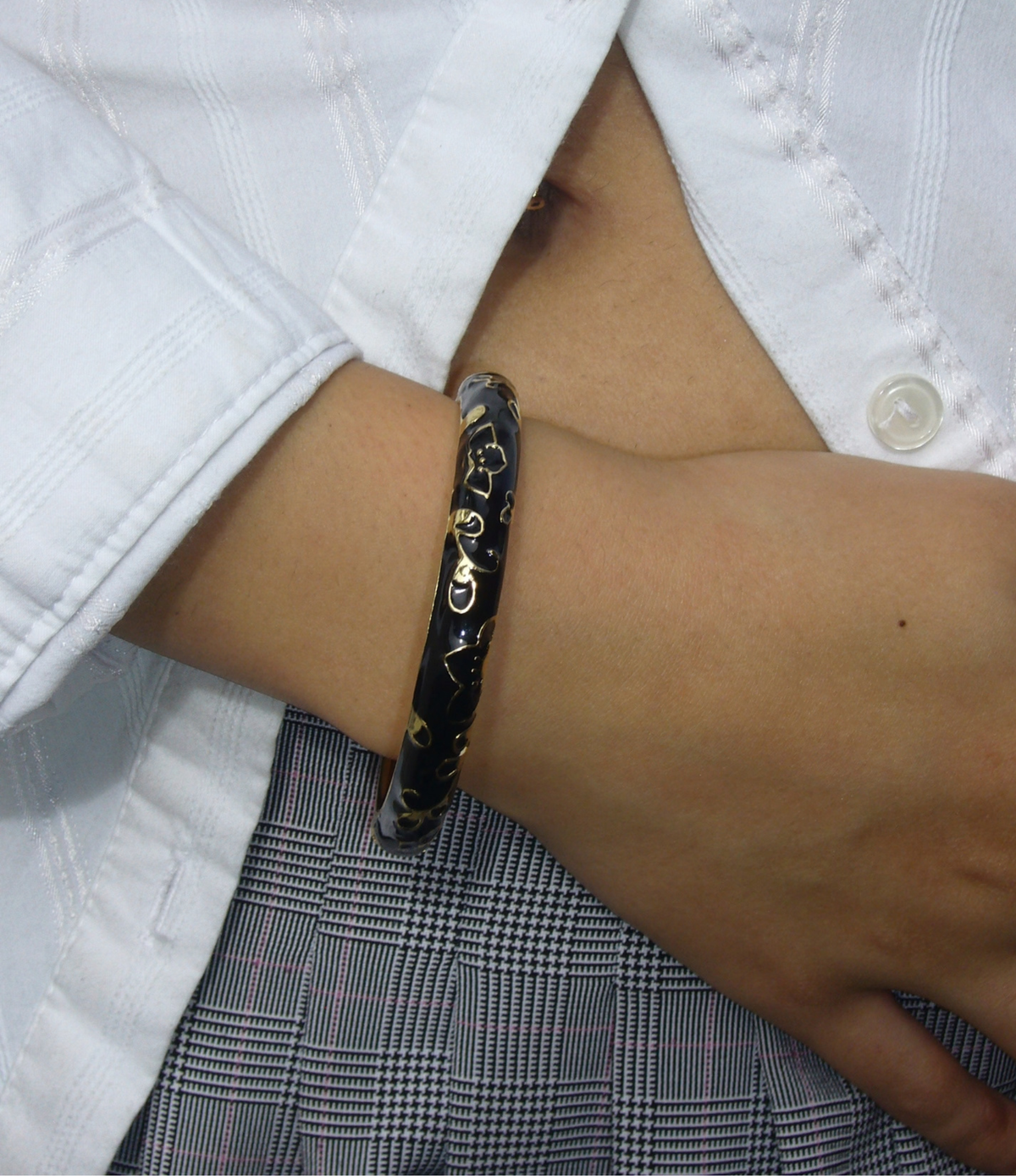DAHLIA BANGLE IN BLACK