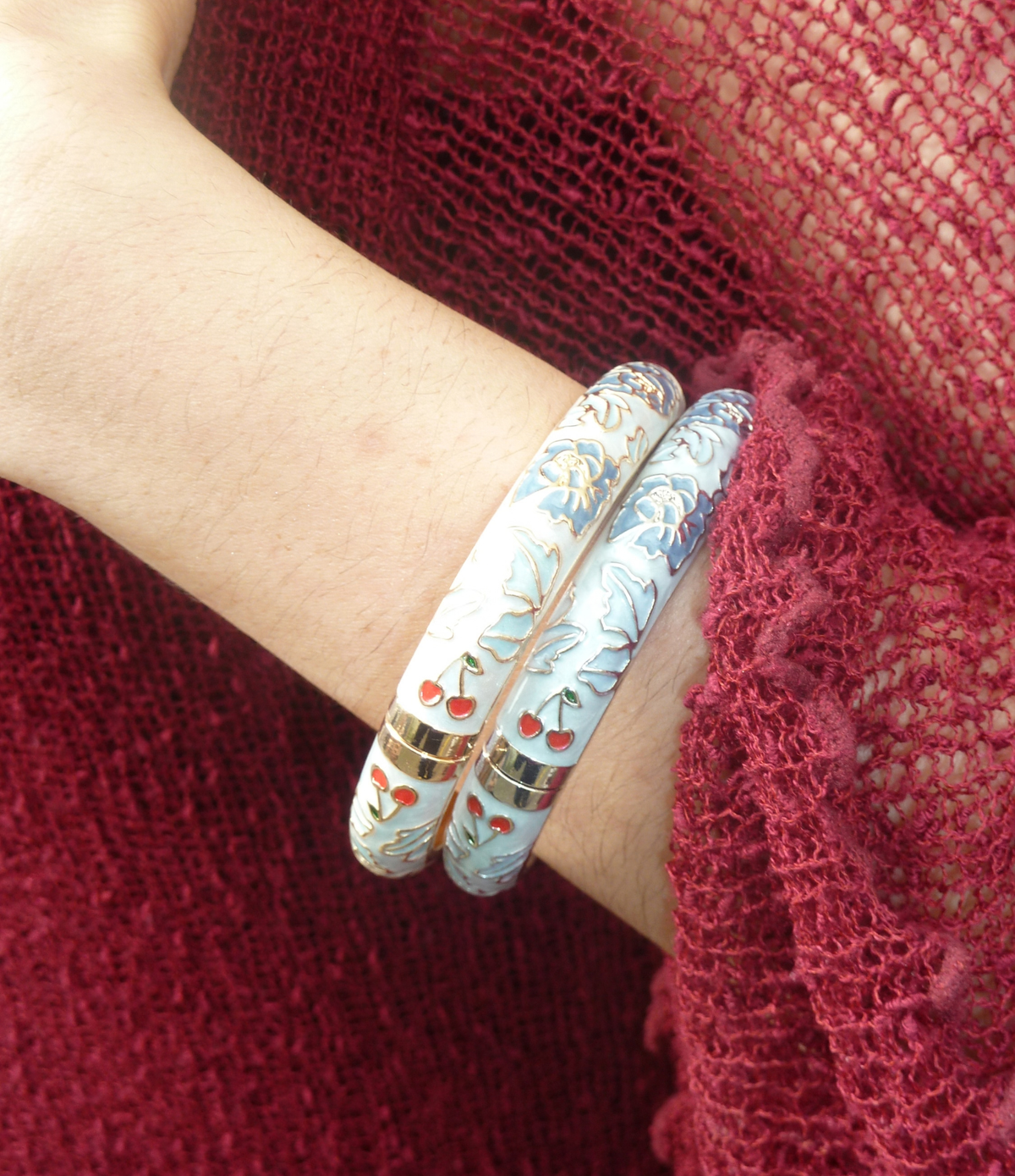 VIENNA ENAMEL BANGLE VIVID IN LIGHT BLUE