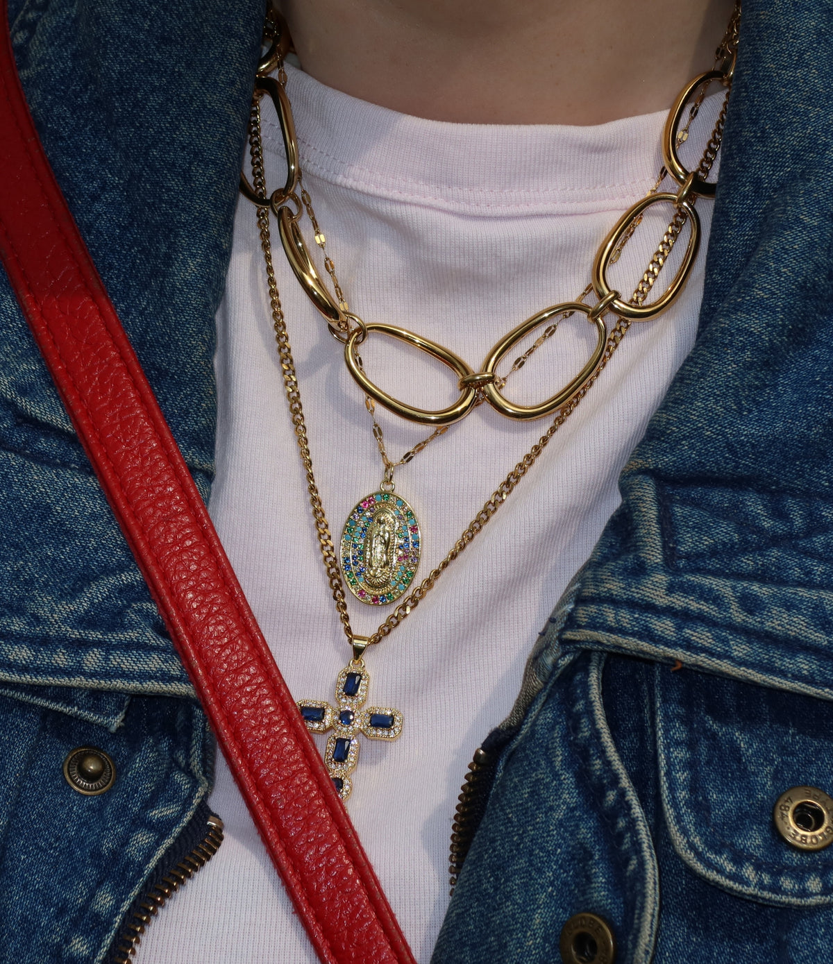 BLYTHE CROSS NECKLACE IN BLUE