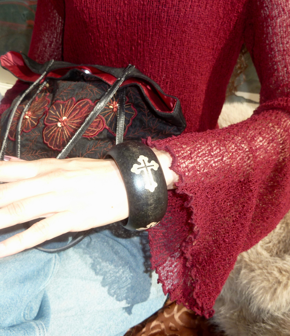 SIENNA WOOD BANGLE IN BLACK