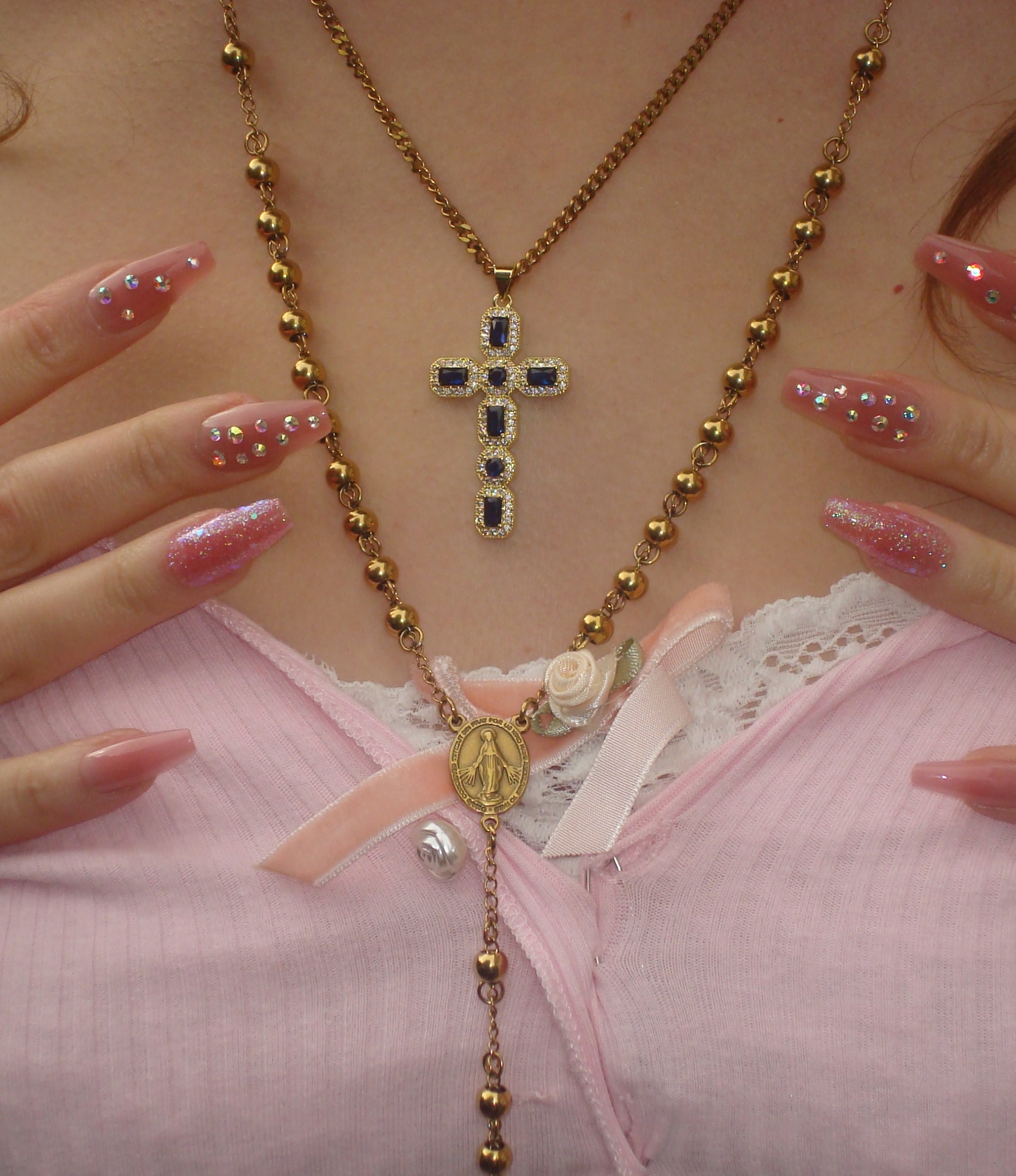 BLYTHE CROSS NECKLACE IN BLUE