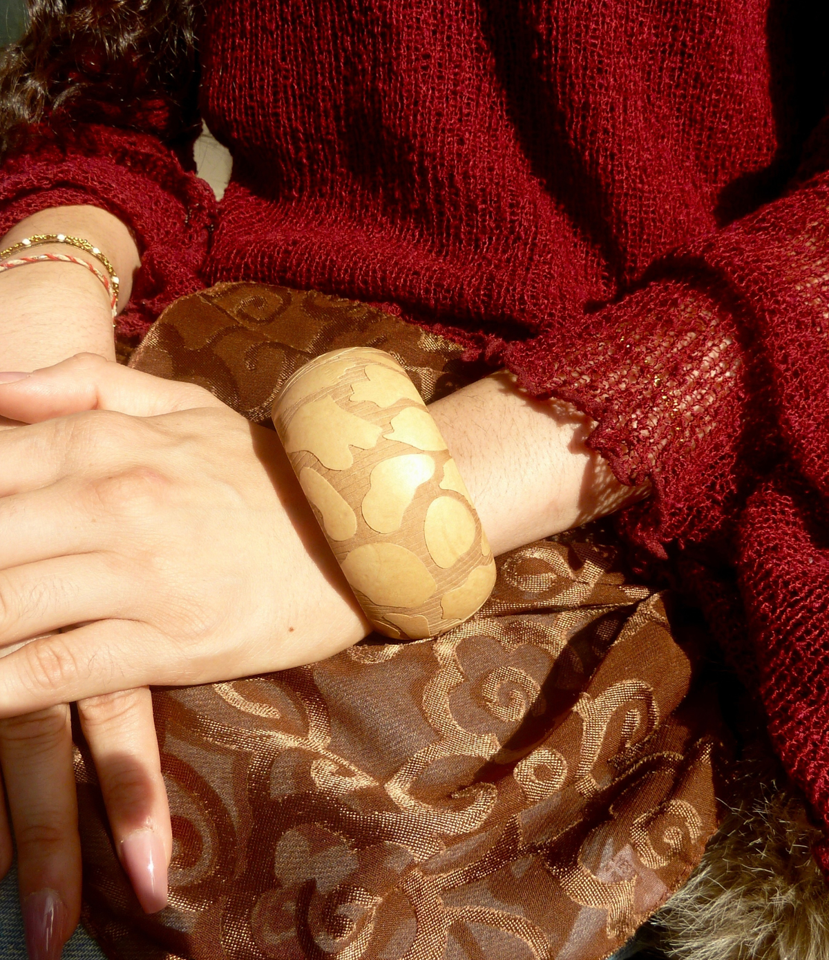 SIERRA WOOD BANGLE IN DUNE