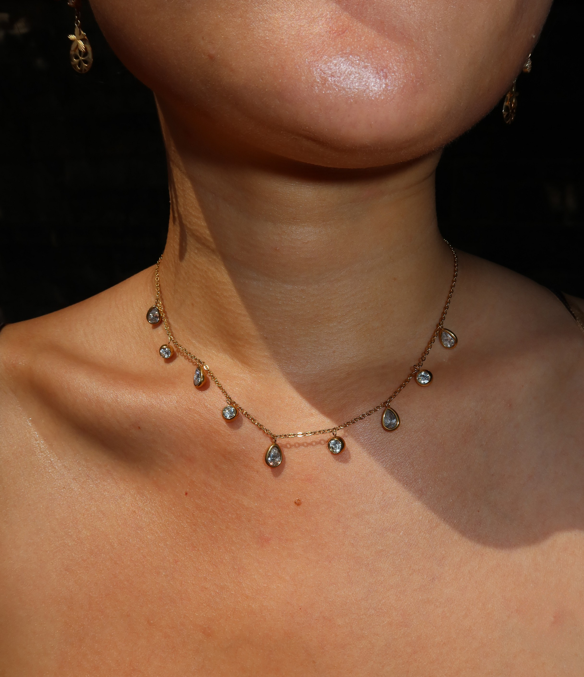 DIANA NECKLACE IN WHITE