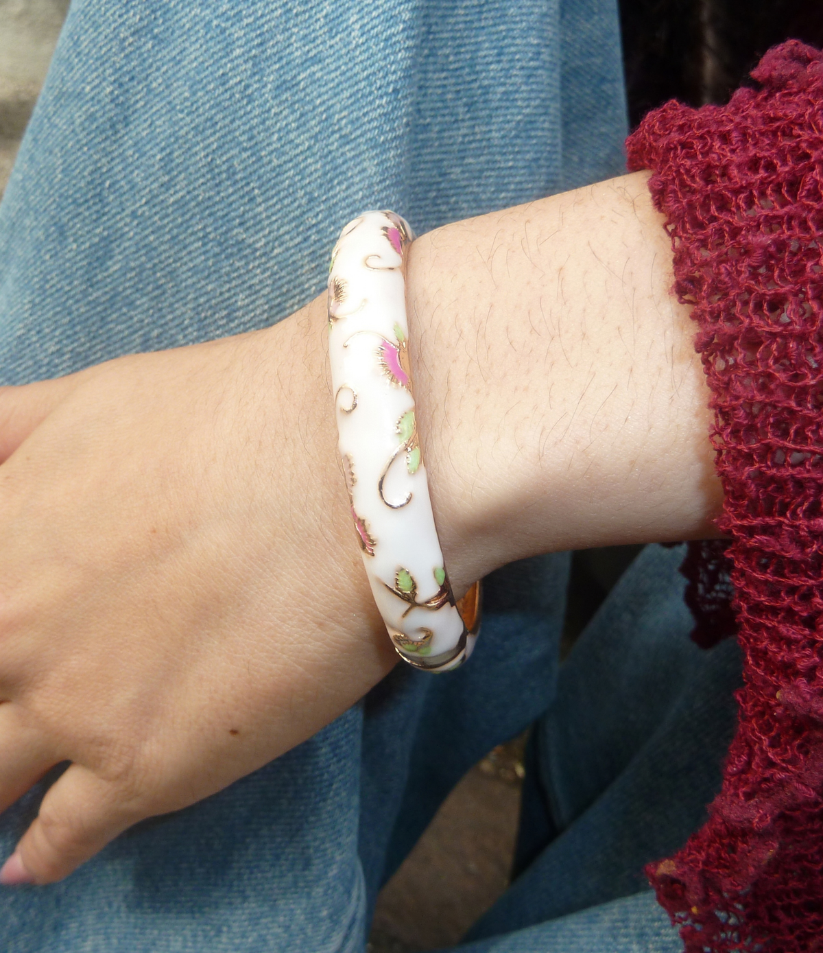 MIRA BANGLE IN WHITE