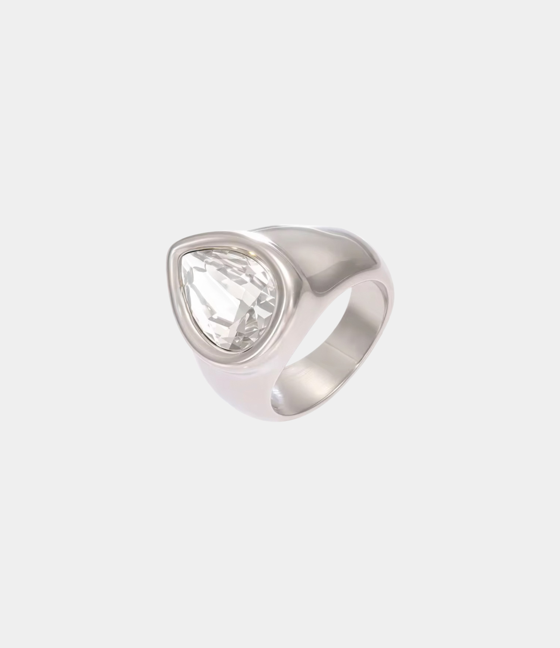 TEARDROP RING IN WHITE