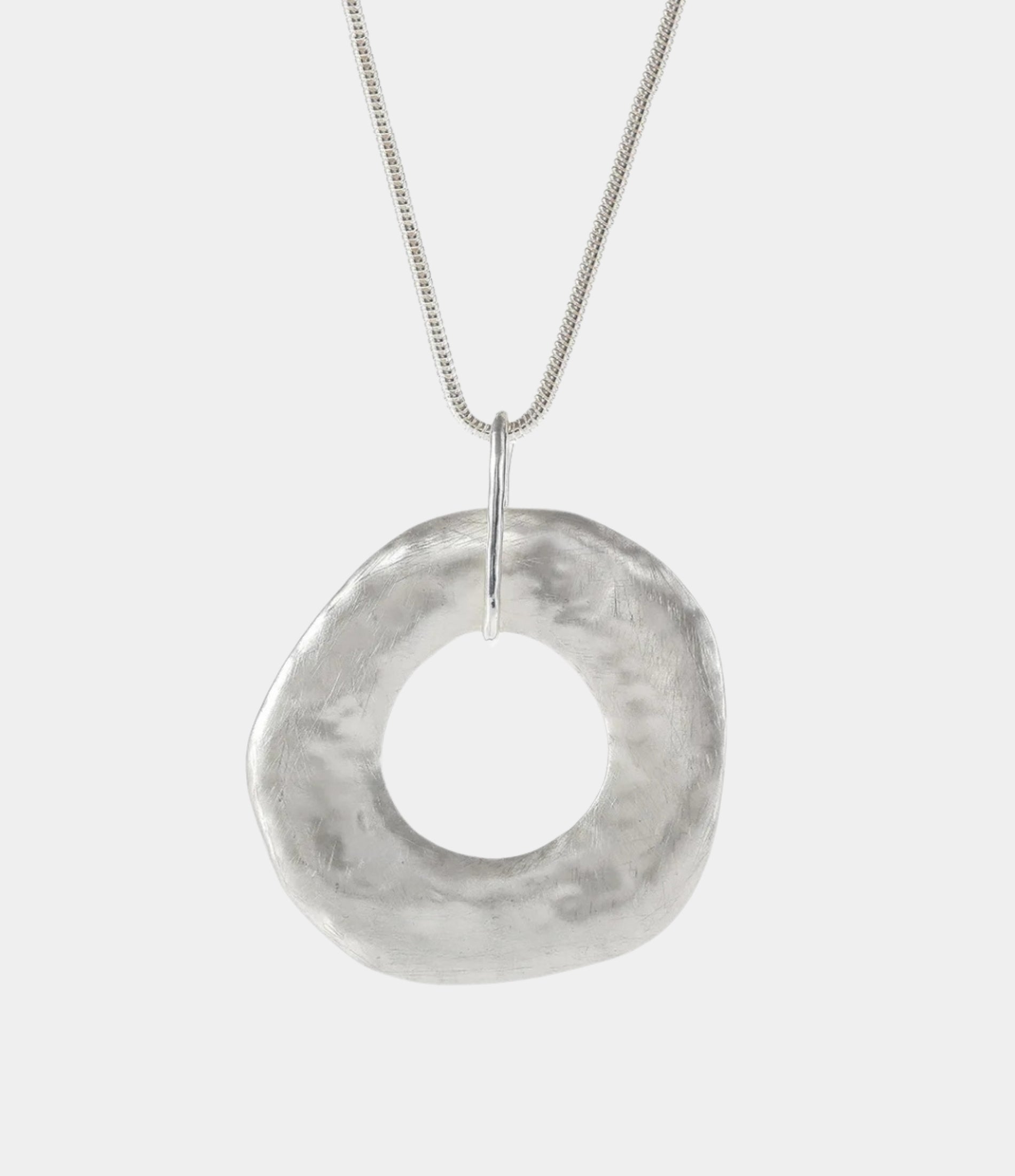 DELILAH PENDANT NECKLACE