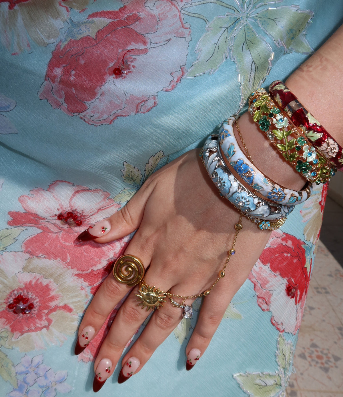 LA VIE EN ROSE BANGLE IN BLUE