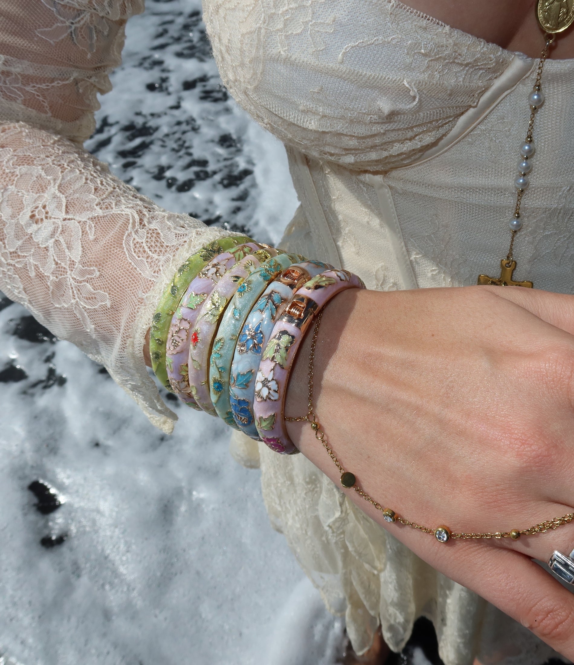 ENAMEL FAIRY BANGLE IN GREEN