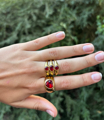 QUEEN OF HEARTS RING